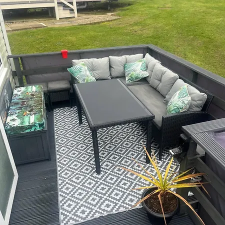 Дом отдыха Cozy Mobile At Havens Sands Park, Pet-friendly Retreat Reighton