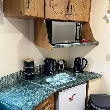 Cozy Mobile At Havens Sands Park, Pet-friendly Retreat * Reighton
